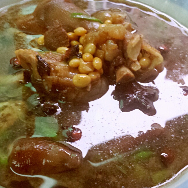 黄豆炖猪蹄