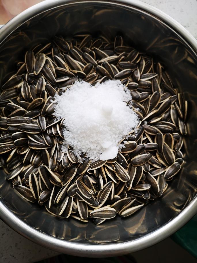 步骤图 空气炸锅烤椒盐瓜子 葵花籽 的做法 空气炸锅烤椒盐瓜子 葵花籽 的做法步骤 菜谱 下厨房