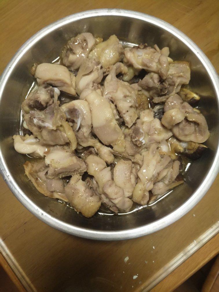 香菇蒸鸡腿肉
