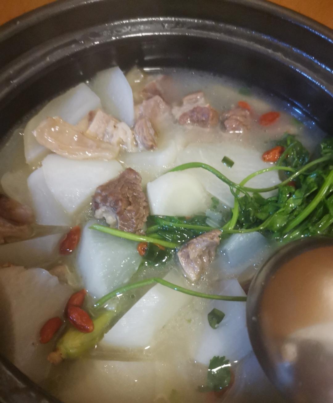 奶奶教我的牛肉萝卜汤真的太鲜了！！ ​​​