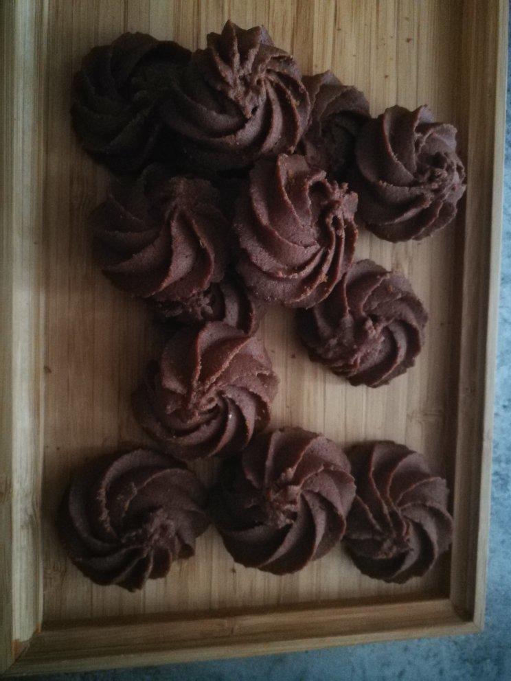 挤花毫无压力的巧克力曲奇