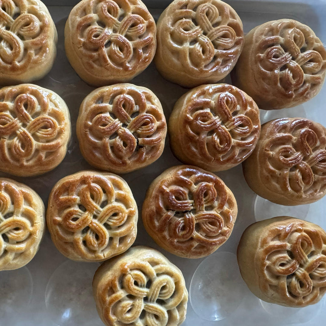 黑芝麻核桃馅月饼