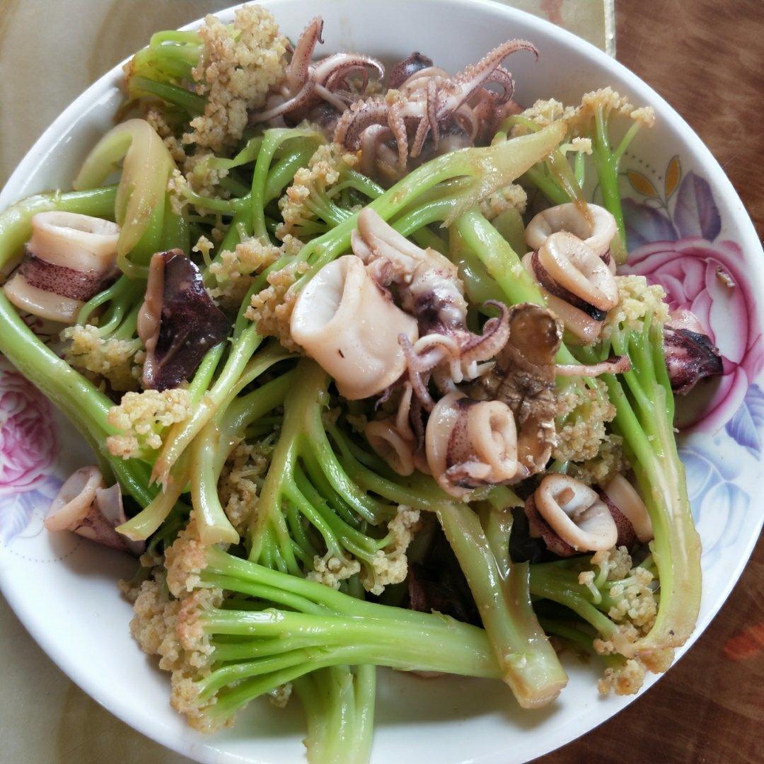 花菜炒鱿鱼