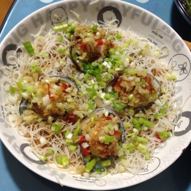蒜蓉粉丝蒸鲍鱼