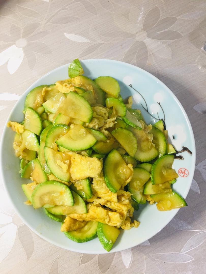 清香的西葫芦炒鸡蛋