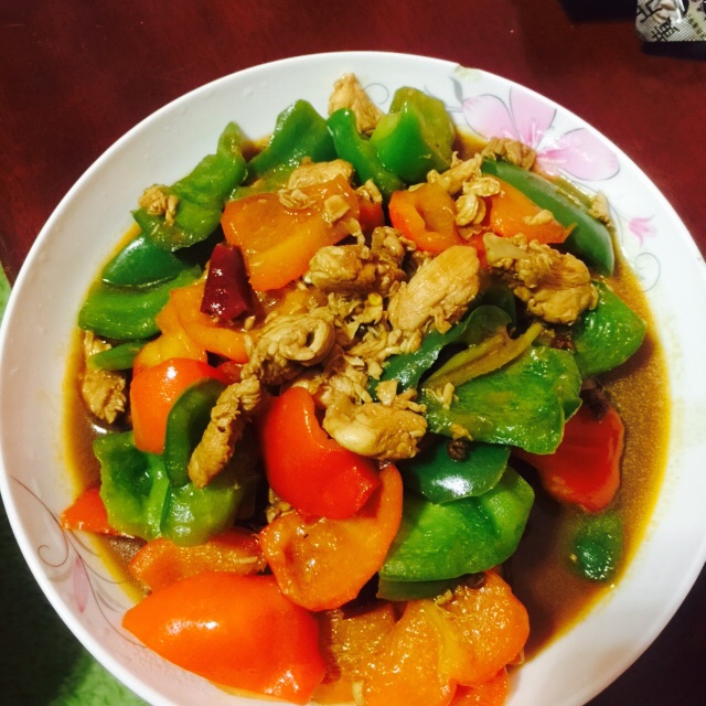 健身减肥最爱的鸡胸料理！——彩椒鸡丁