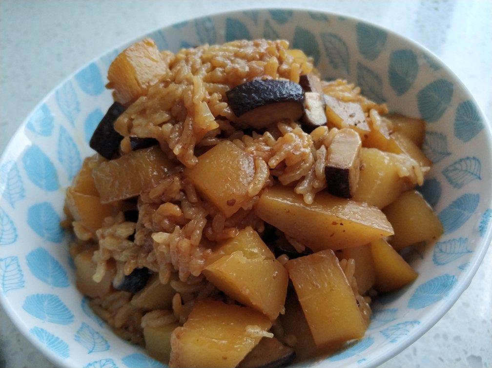 秘制土豆焖饭