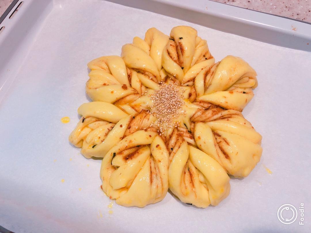 太阳花肉松面包