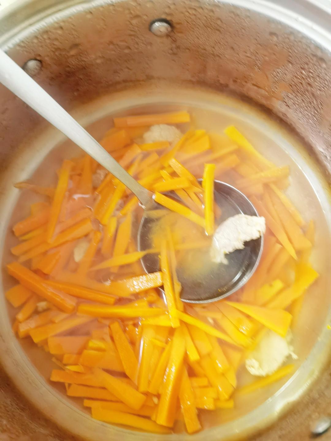 胡萝卜瘦肉汤