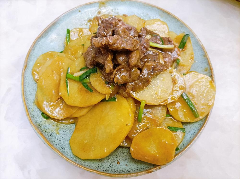 土豆片牛肉的做法