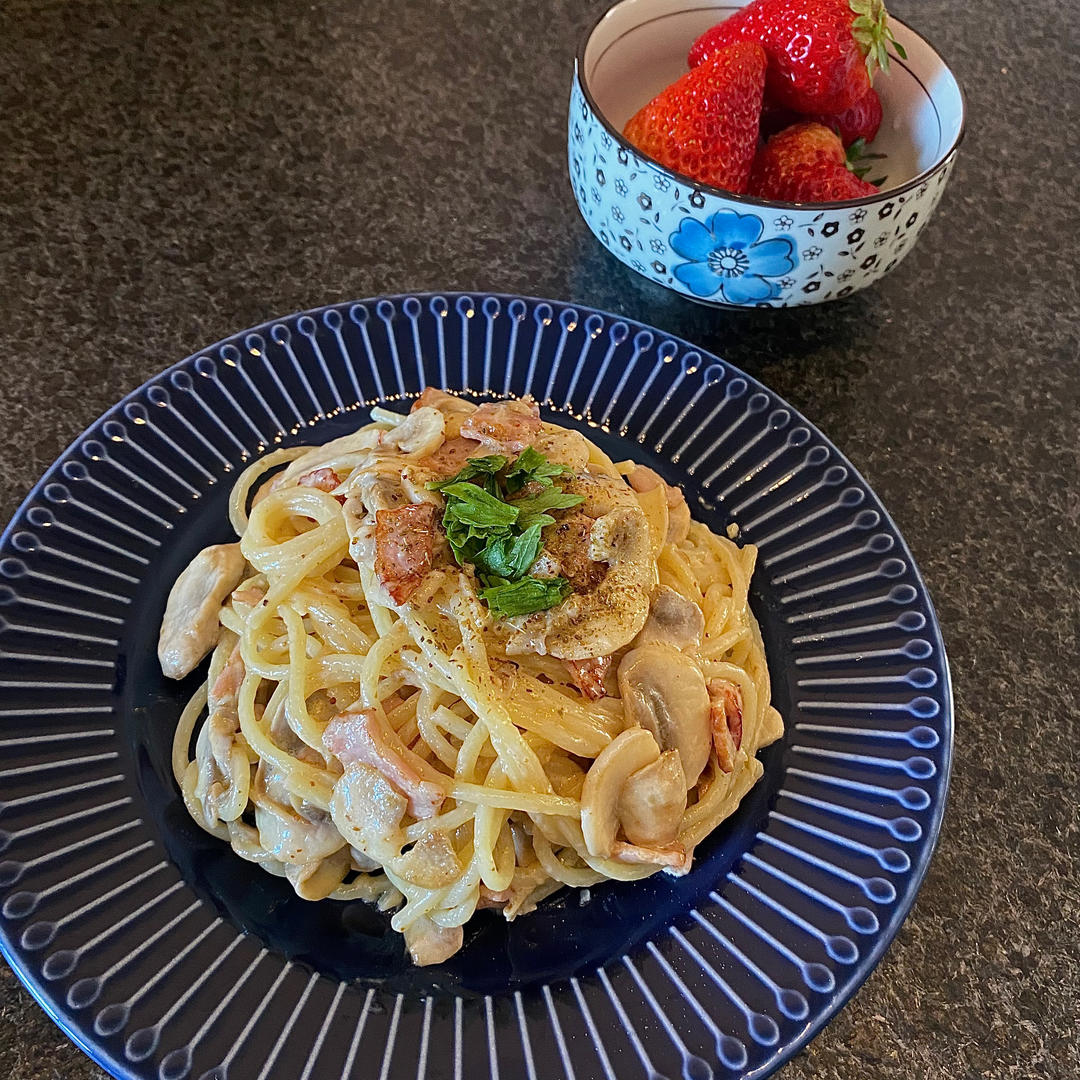 白蘑菇奶油培根意面