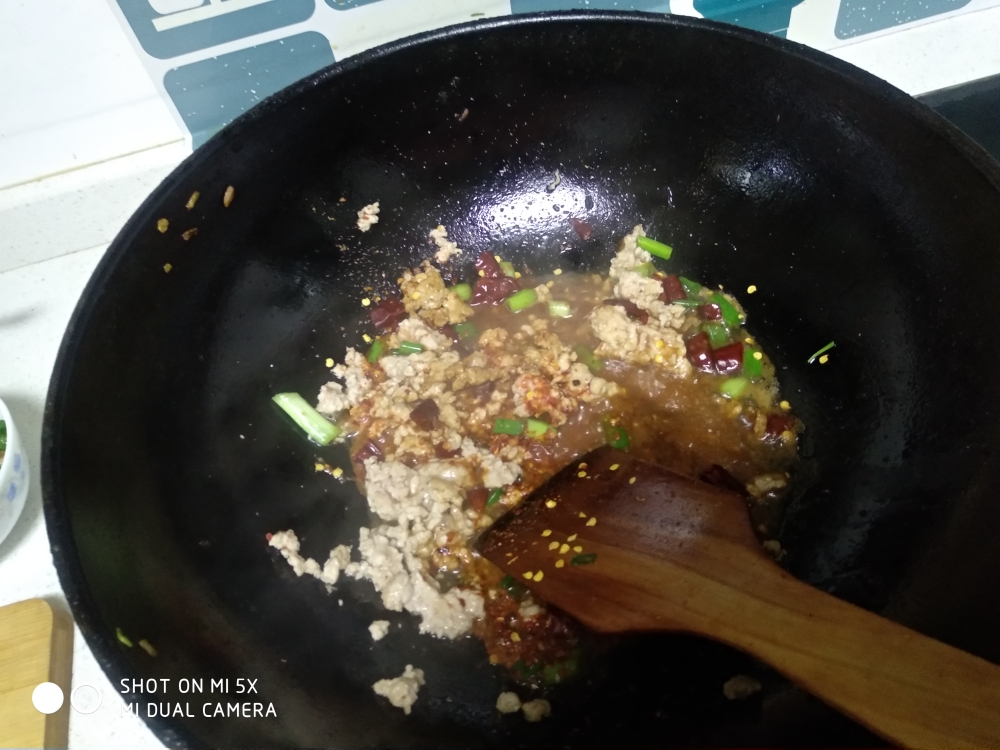 肉沫干煸豆角的做法 步骤14