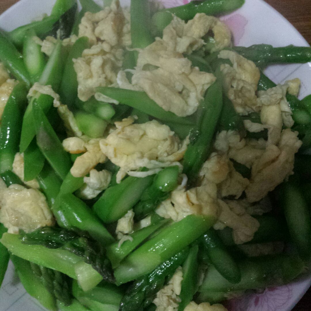 芦笋炒鸡蛋