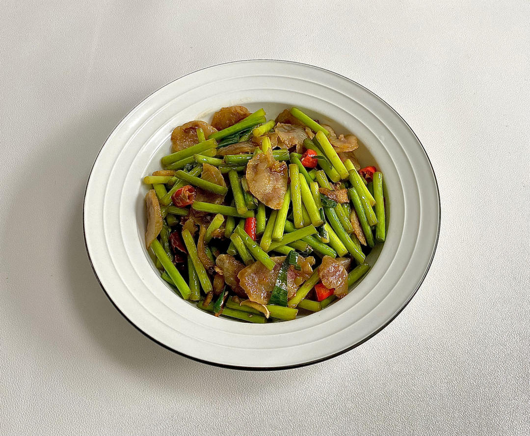 简单易做的下饭菜－蒜苔炒肉