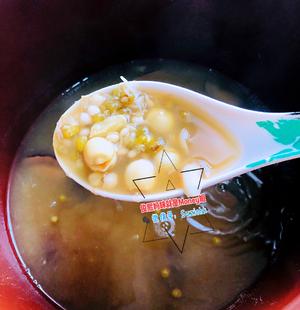 百合莲子薏米绿豆沙糖水的做法 步骤11