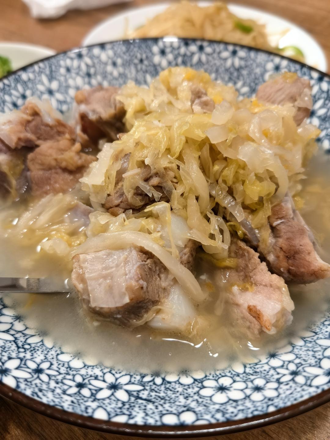 东北酸菜炖排骨