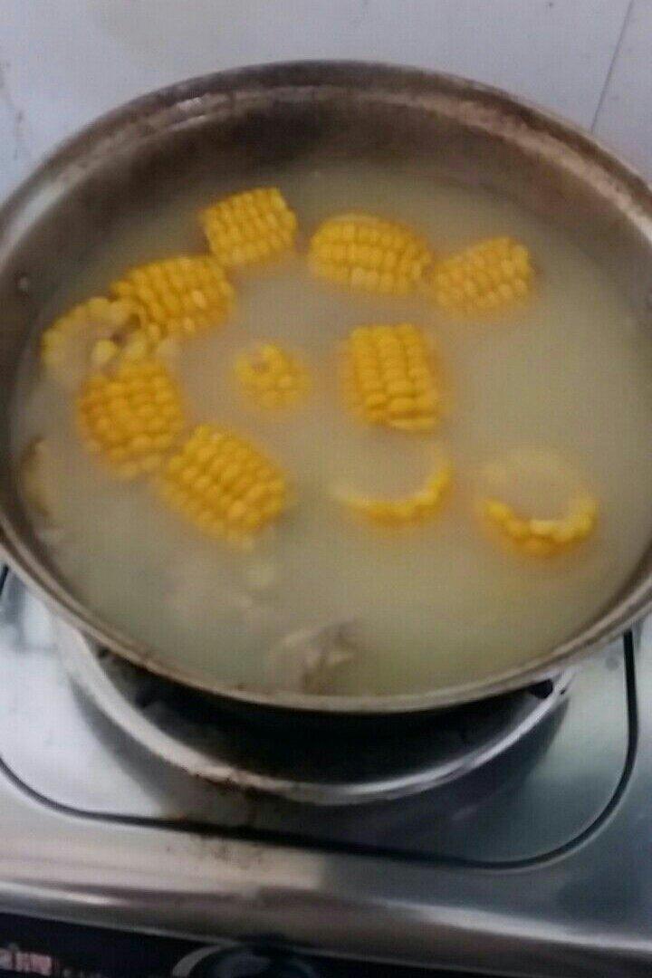 玉米排骨汤