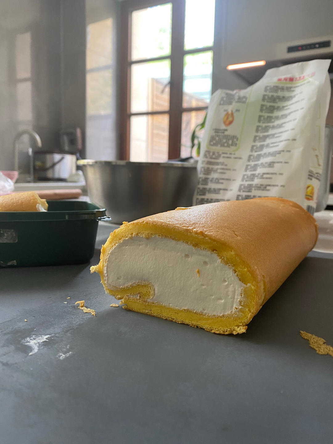 超详细的瑞士卷奶油蛋糕卷原味蛋糕卷的制作方法 饱满不掉皮不开裂（附模具换算方法）