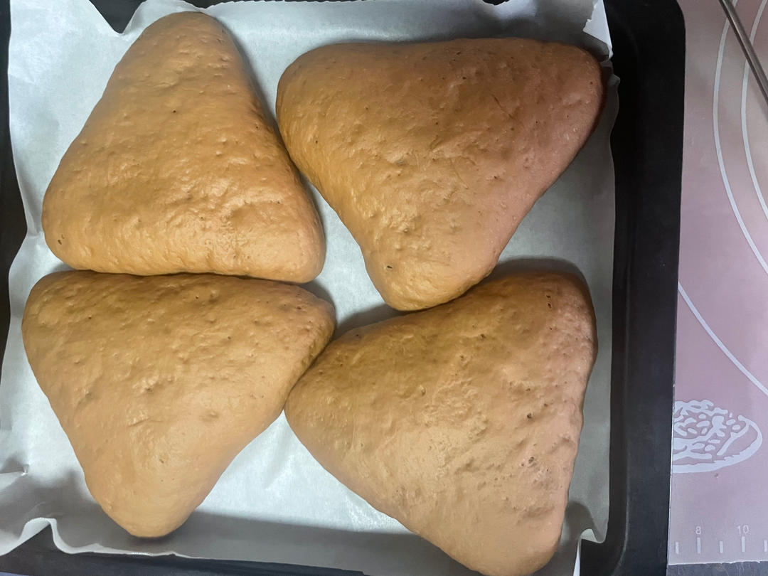 巧克力坚果乳酪软欧包🍞满满乳酪坚果果干馅料🍒明日早餐