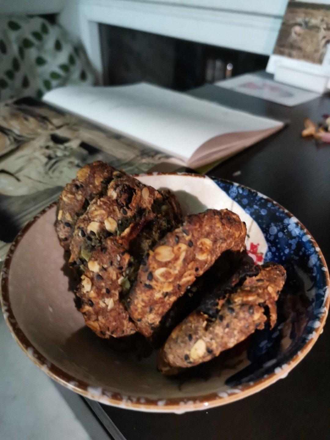 素食:有机燕麦芝麻大饼干