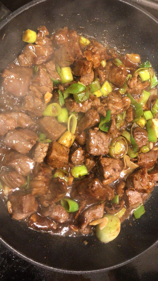 黑椒牛柳炒意面