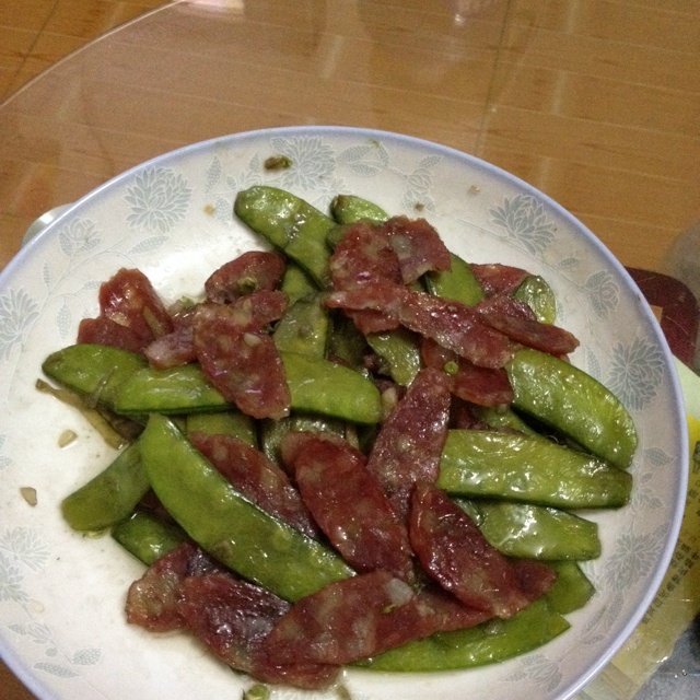 腊肠炒荷兰豆