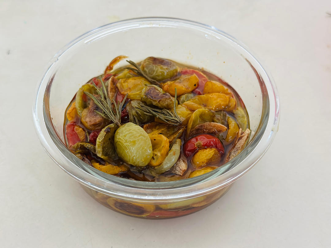 为了佛卡夏而存在的——橄榄油浸小番茄