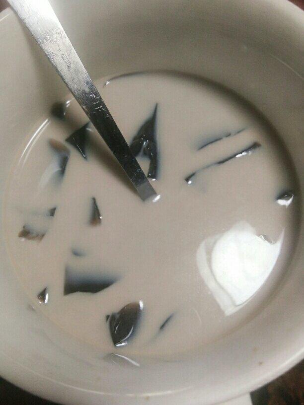 烧仙草 | 黑凉粉 | 龟苓膏