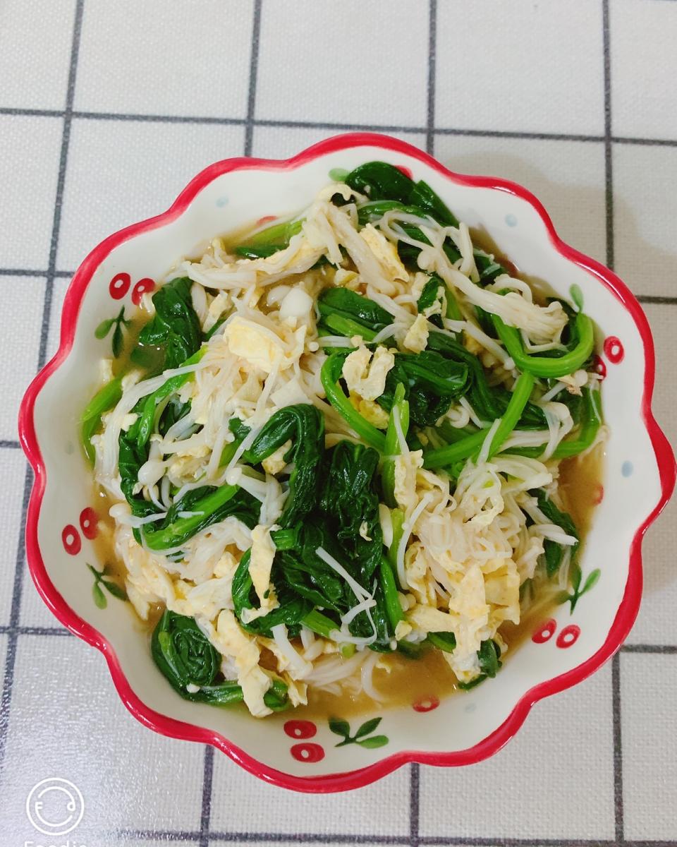 凉拌菠菜金针菇鸡蛋皮