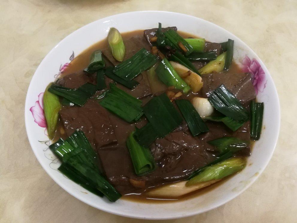 理论上我会做各种美食做的大葱冒鸭血炒鸭血