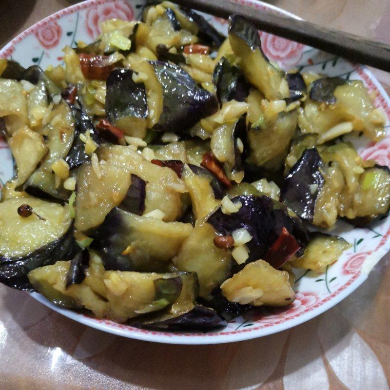 厨师长教你：“风味茄子”的家常做法，外酥里嫩味道很赞，收藏了