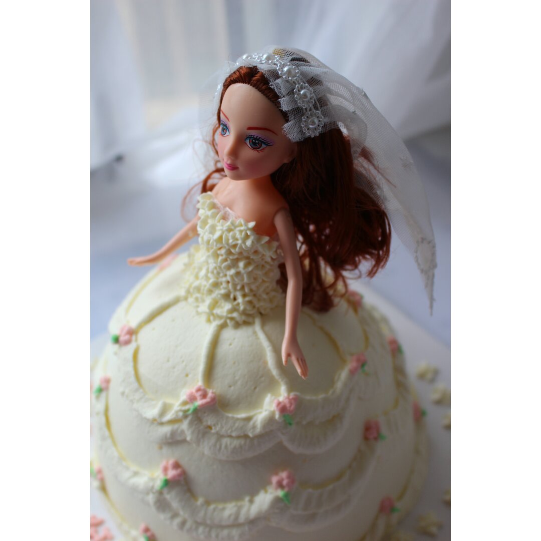 梦幻时尚的芭比蛋糕