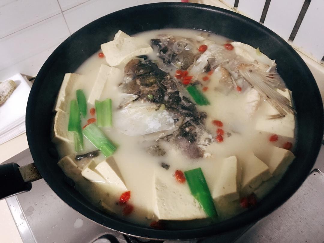 鱼头豆腐汤