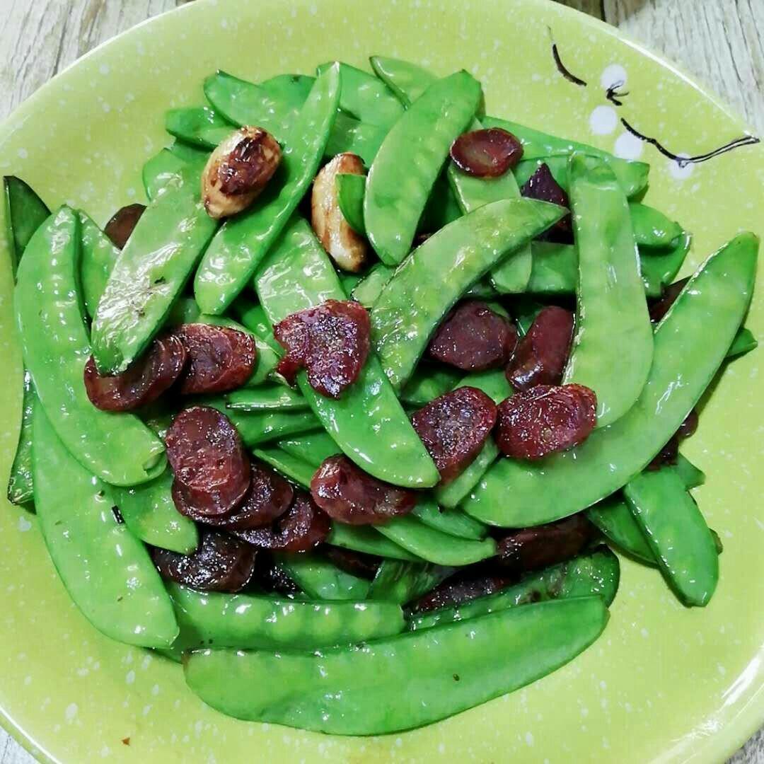 腊肠炒荷兰豆
