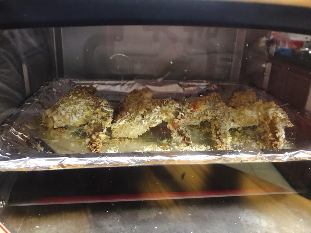 面包糠烤鸡翅