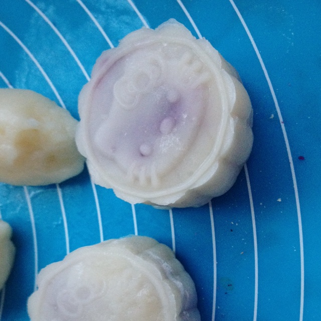 紫薯冰皮月饼