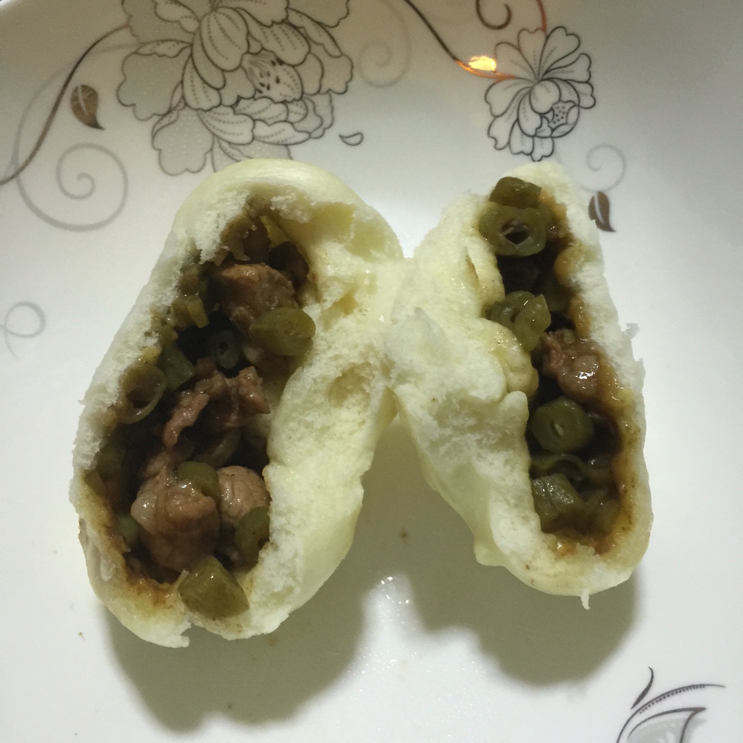 肉末豆角玉米面包子