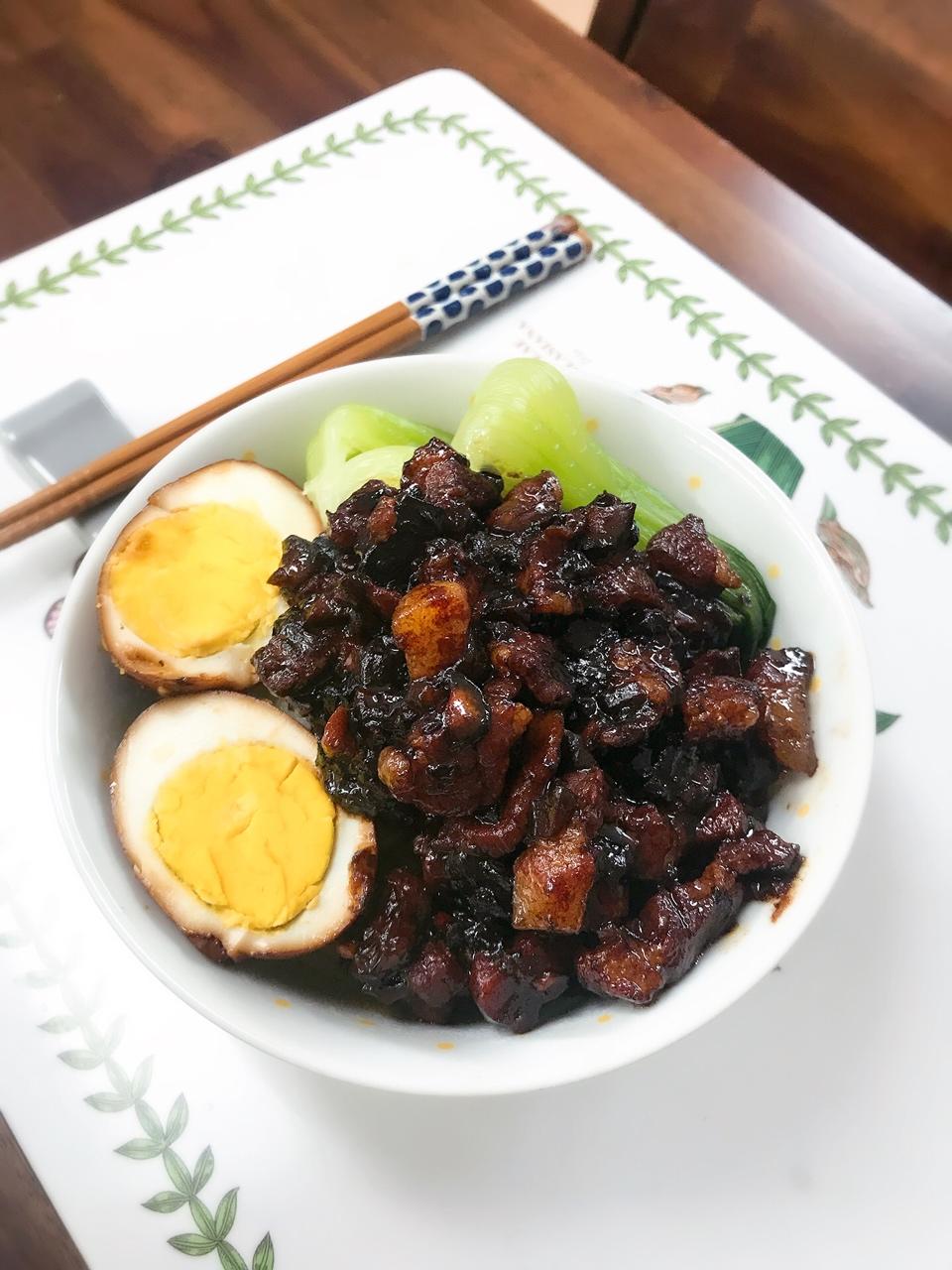 洋葱酥卤肉饭