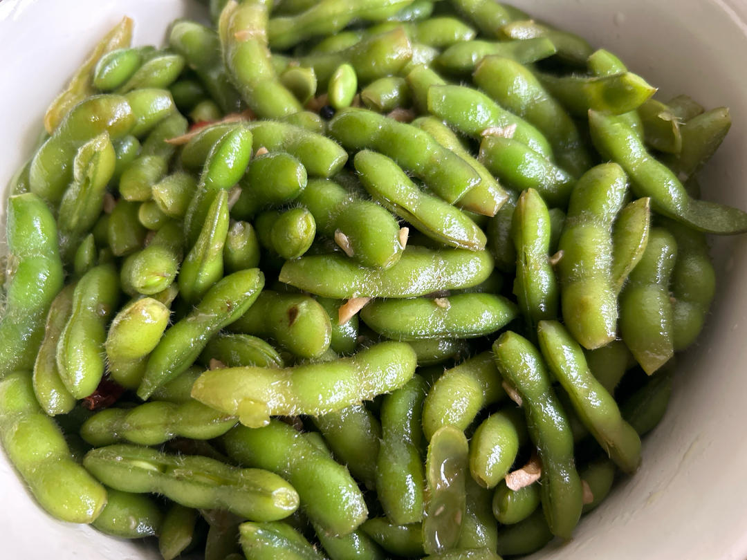 武汉夜市标配嗦毛豆