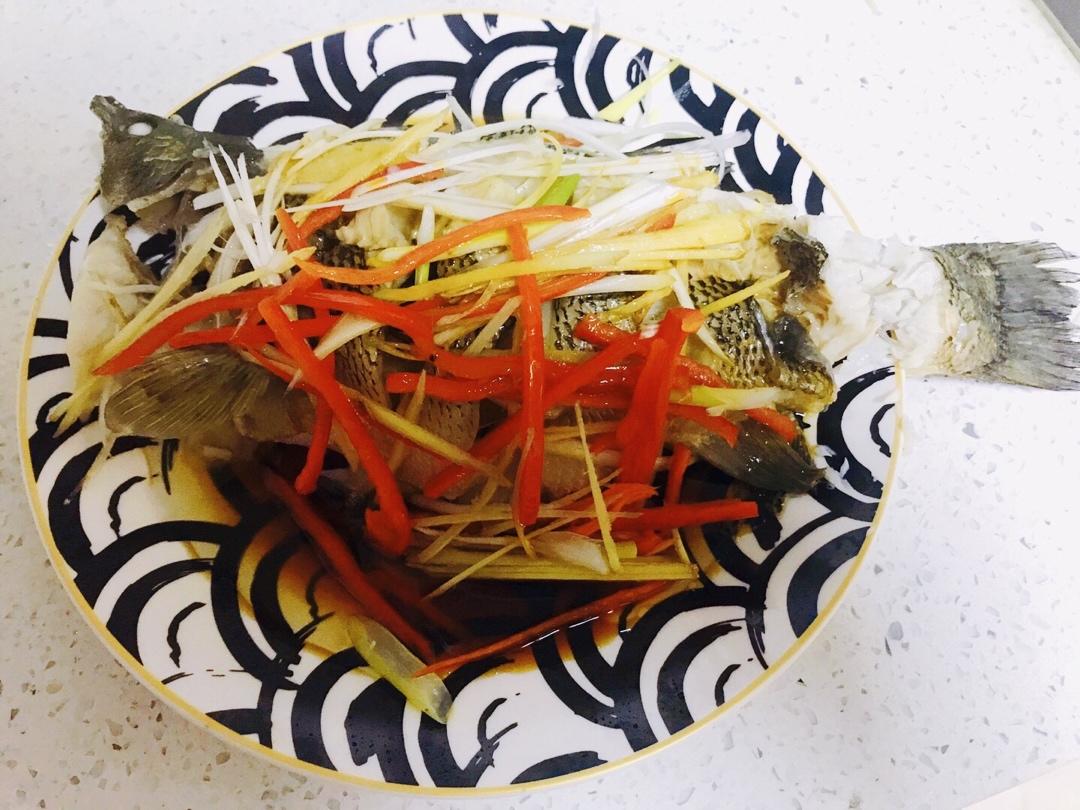 清蒸鲈鱼
