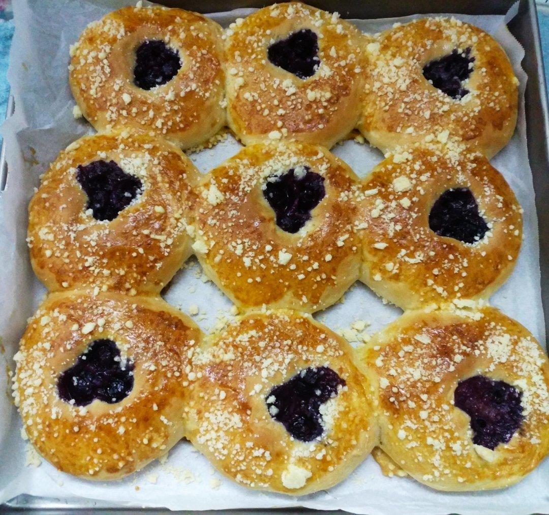 蓝莓蓝莓我爱你～蓝莓爆浆面包