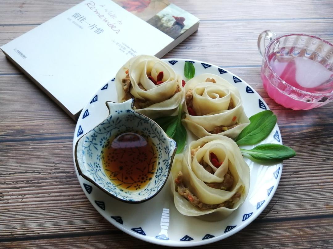 玫瑰花抱蛋煎饺