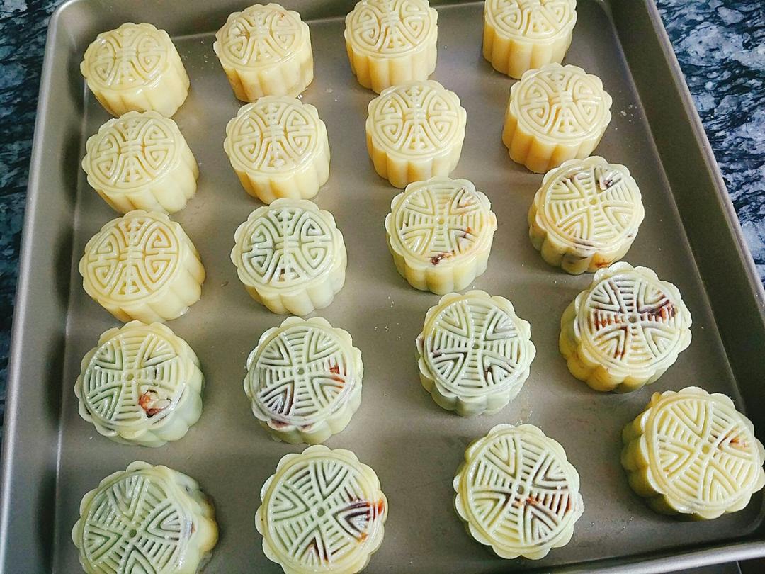 广式月饼——蛋黄莲蓉月饼