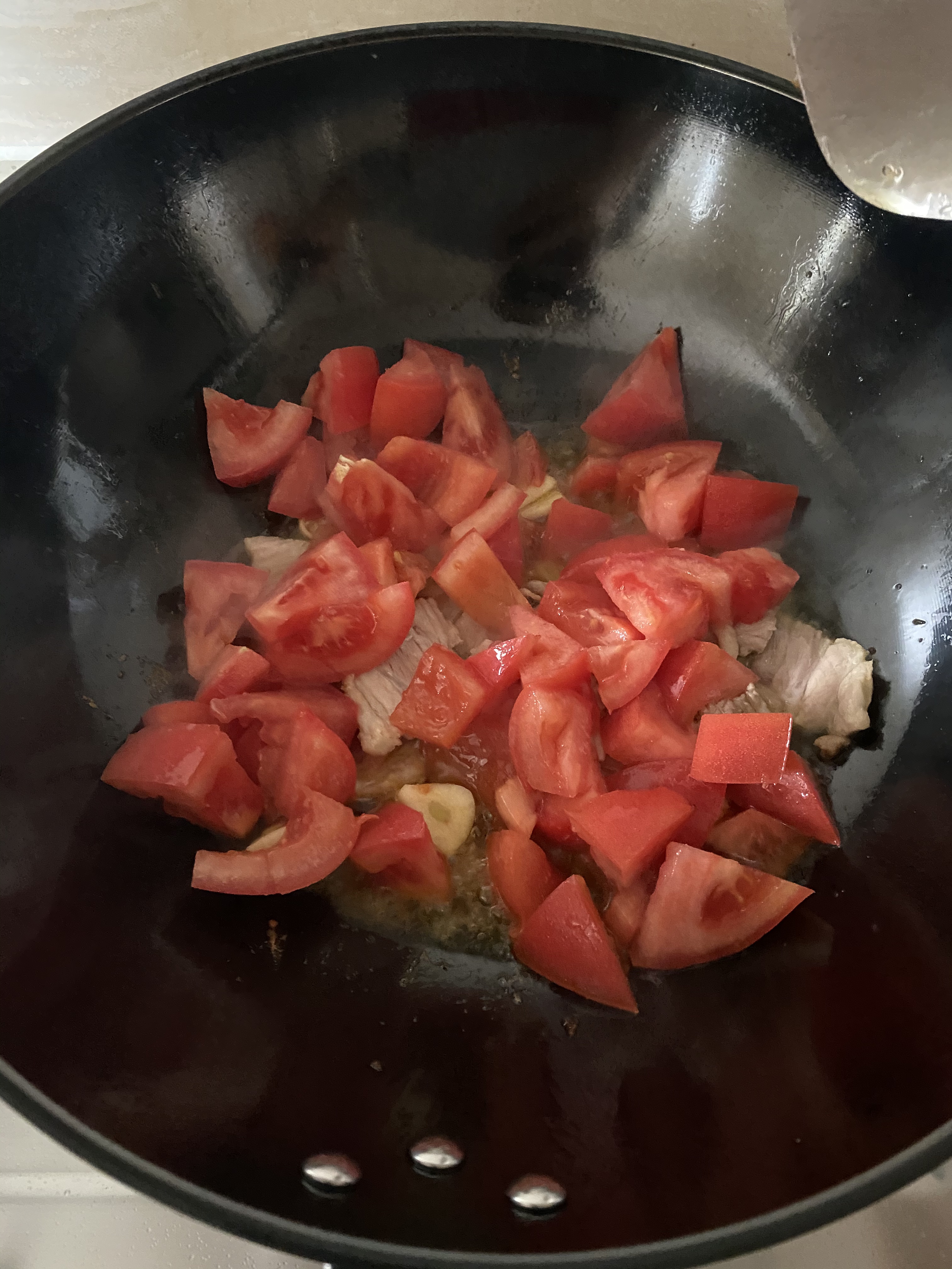 清爽乱炖（西红柿、茄子、青椒、五花肉）的做法 步骤4