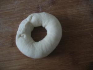 天然酵母之黑胡椒芝士甜甜圈的做法 步骤7