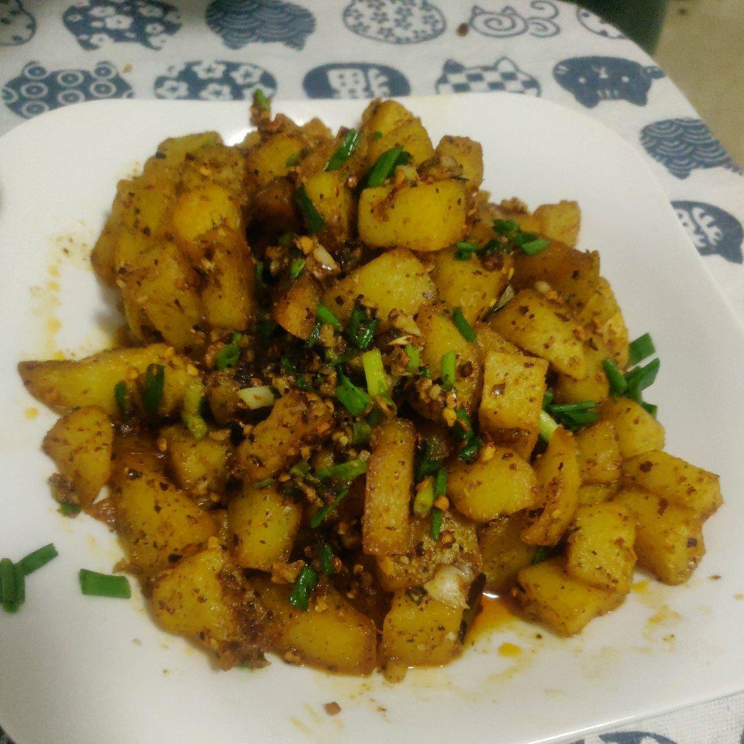 香气扑鼻的香辣孜然炒土豆🥔