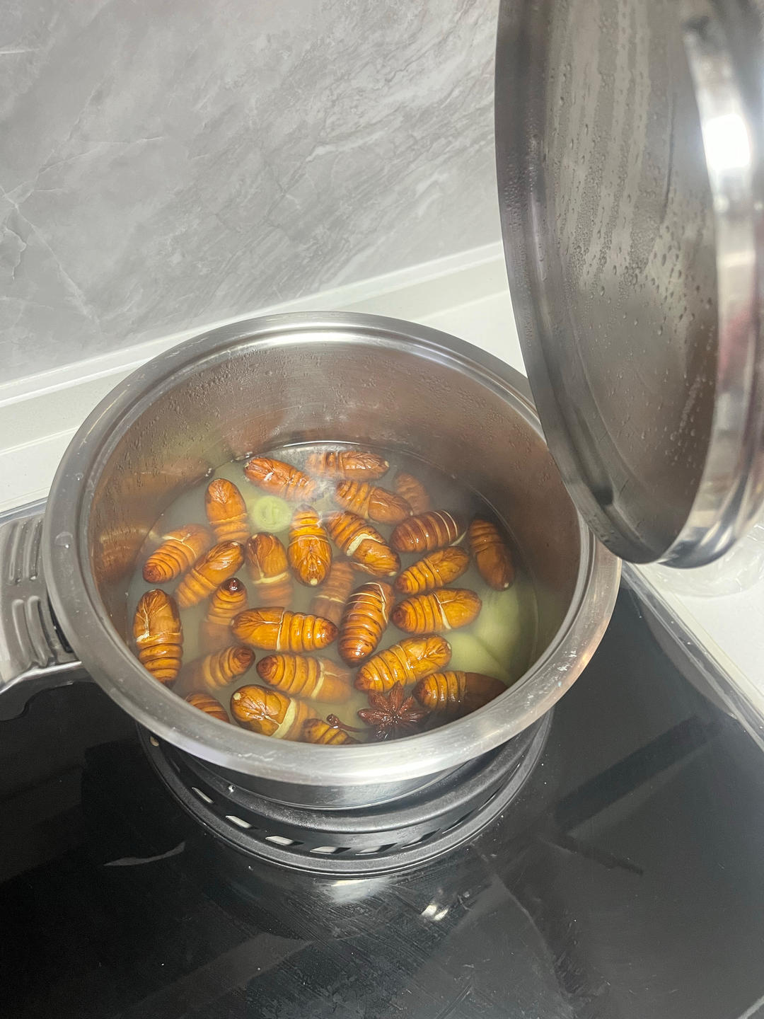 盐水煮蚕蛹