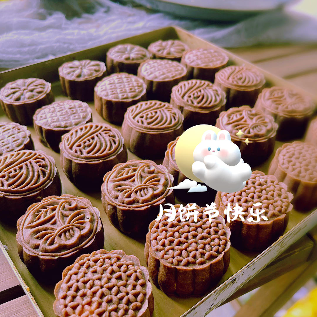 广式豆沙坚果蛋黄月饼