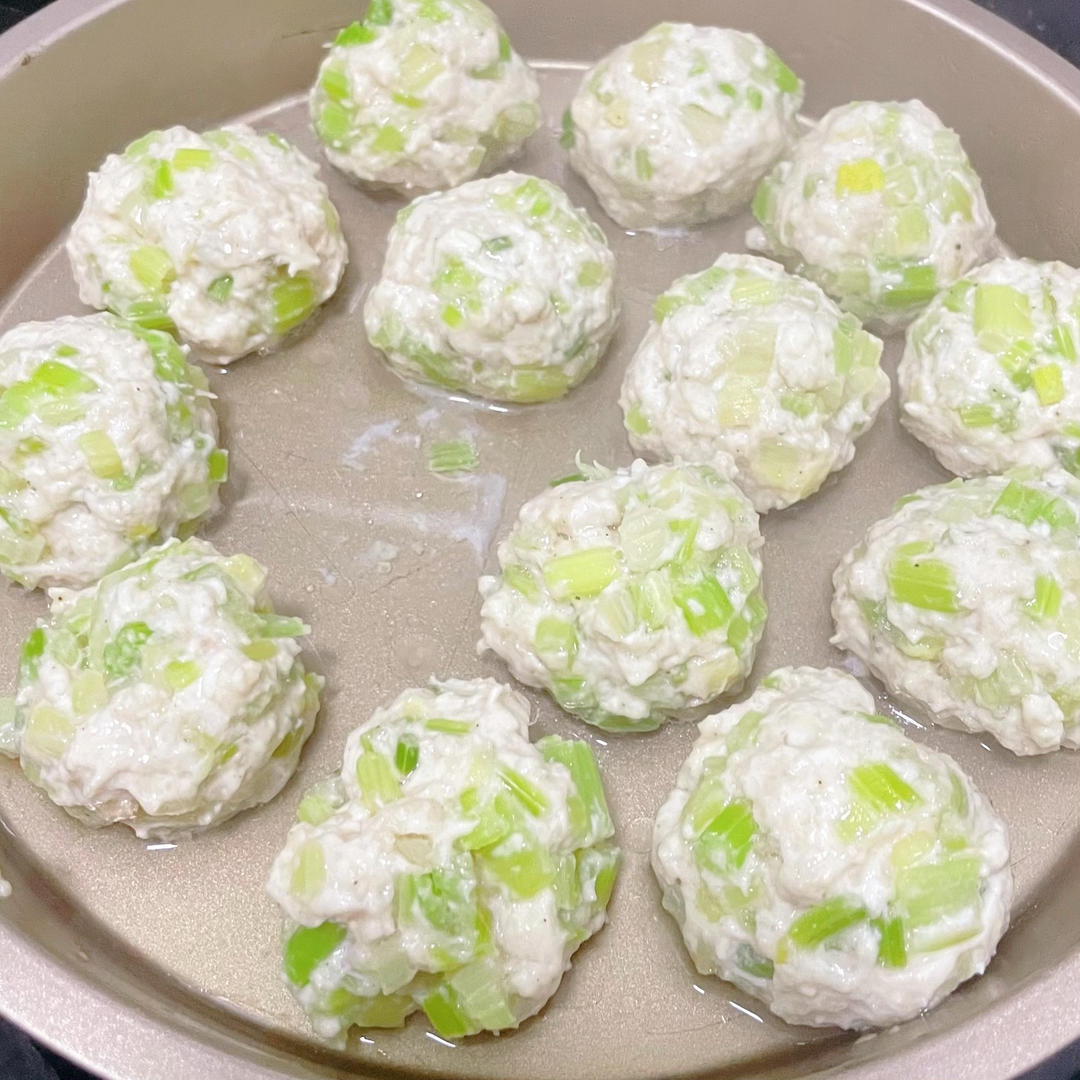 健身减肥鸡胸肉丸子好吃易做（破壁机）有Q弹性。百分百成功率。