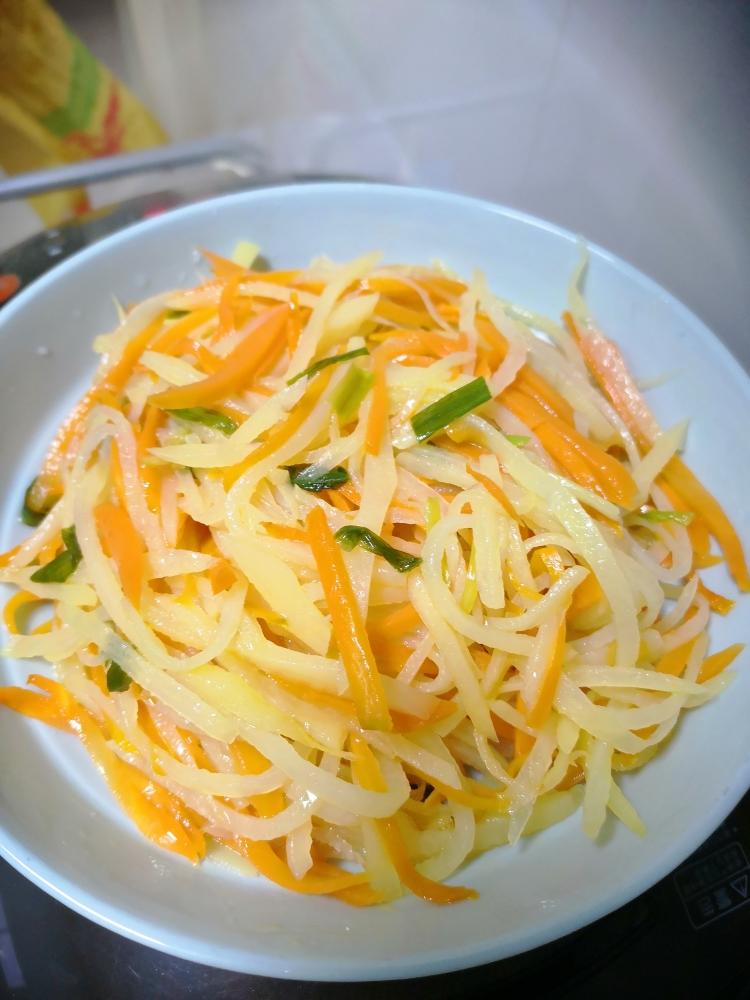 胡萝卜土豆丝的做法